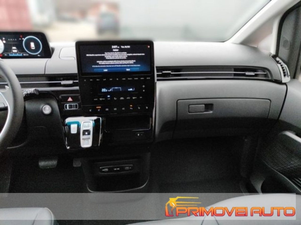 Hyundai Staria 2.2 2wd auto (3)