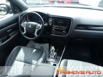 Mitsubishi Outlander 2.4 MIVEC 4WD PHEV Instyle SDA usata