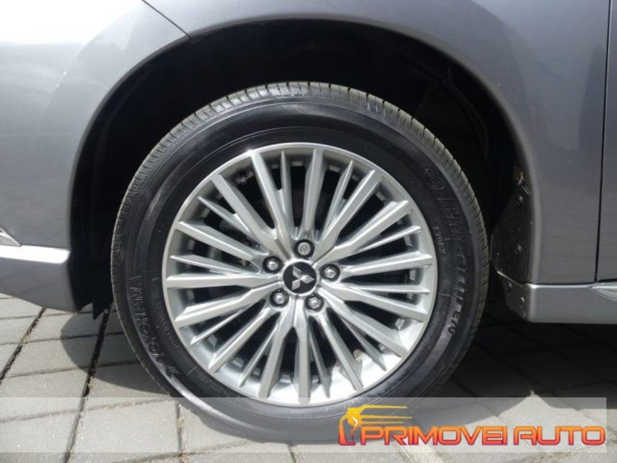 Mitsubishi Outlander 2.4 MIVEC 4WD PHEV Instyle SDA (11)