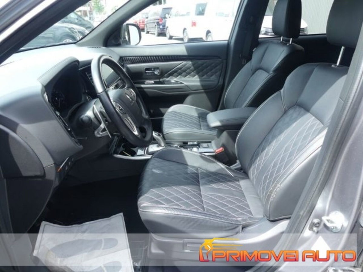 Mitsubishi Outlander 2.4 MIVEC 4WD PHEV Instyle SDA (2)