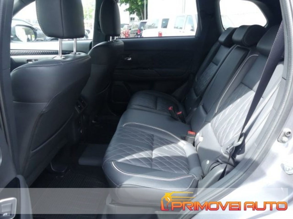 Mitsubishi Outlander 2.4 MIVEC 4WD PHEV Instyle SDA (6)