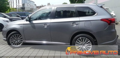 Mitsubishi Outlander 2.4 MIVEC 4WD PHEV Instyle SDA (9)