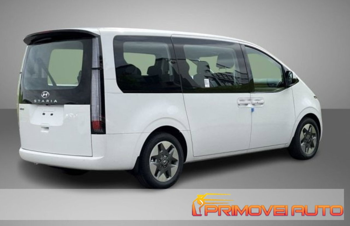 Hyundai Staria 2.2 awd auto (6)