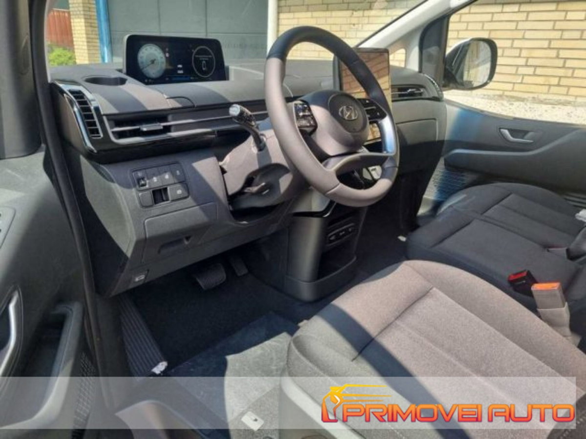 Hyundai Staria 2.2 awd auto