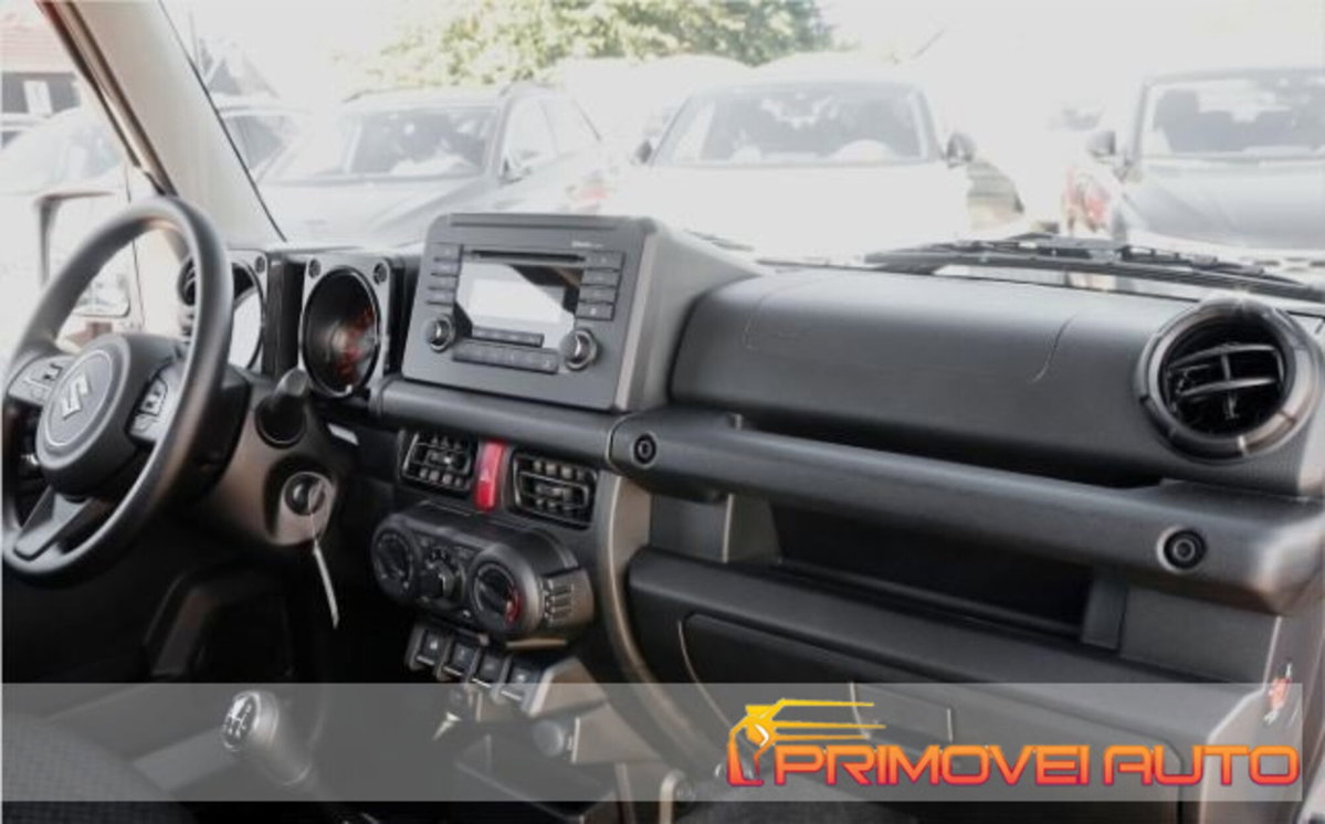 Suzuki Jimny 1.5 5MT Top