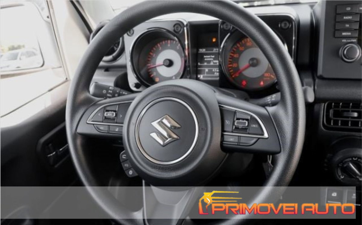 Suzuki Jimny 1.5 5MT Top (2)