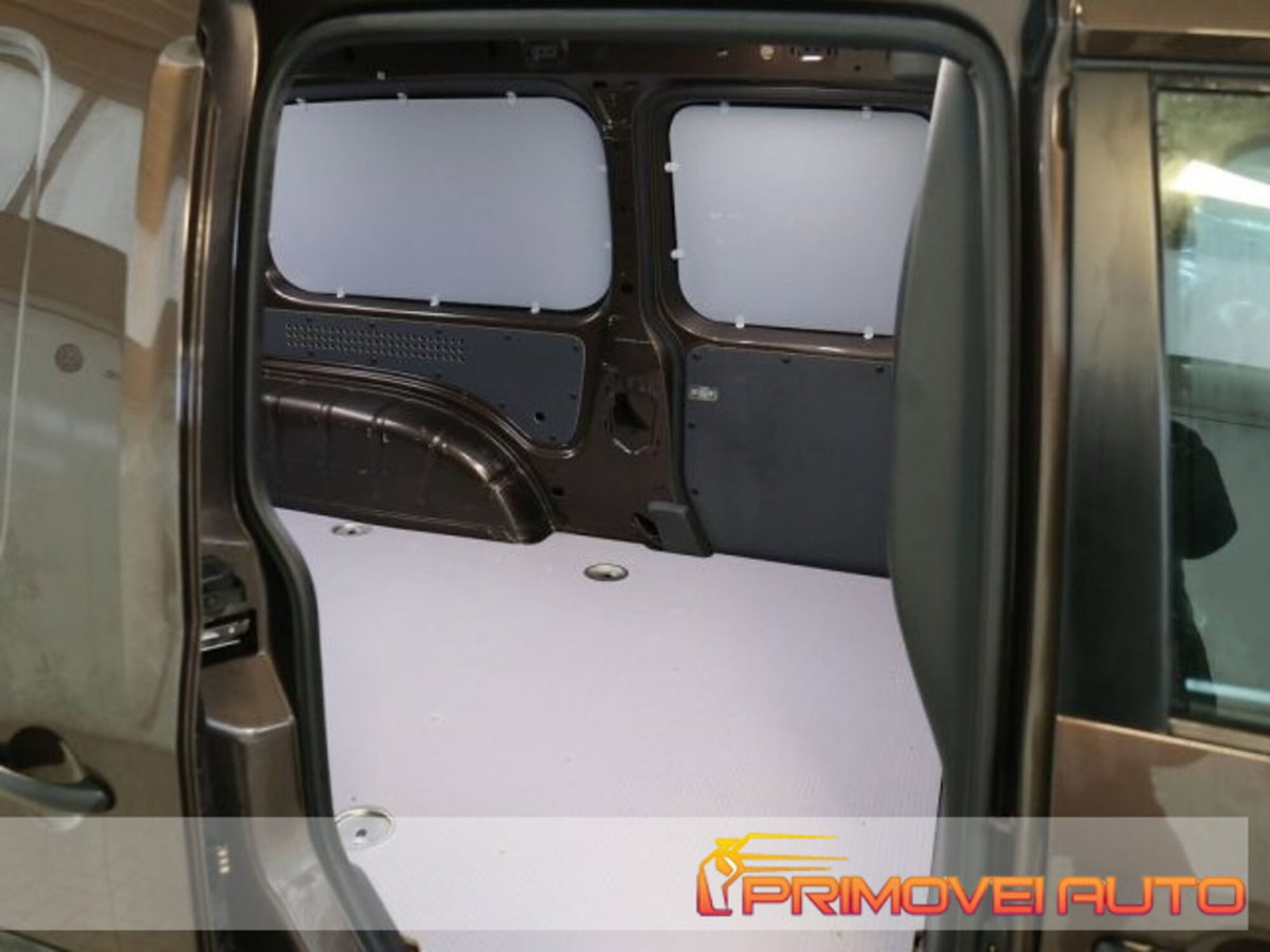Volkswagen Caddy 2.0 TDI 150 CV 4MOTION DSG Maxi (7)