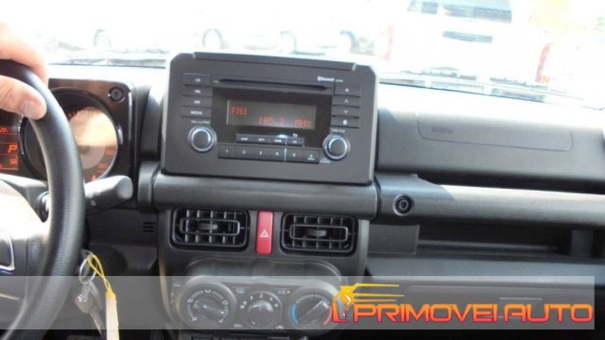 Suzuki Jimny 1.5 4AT Top (2)