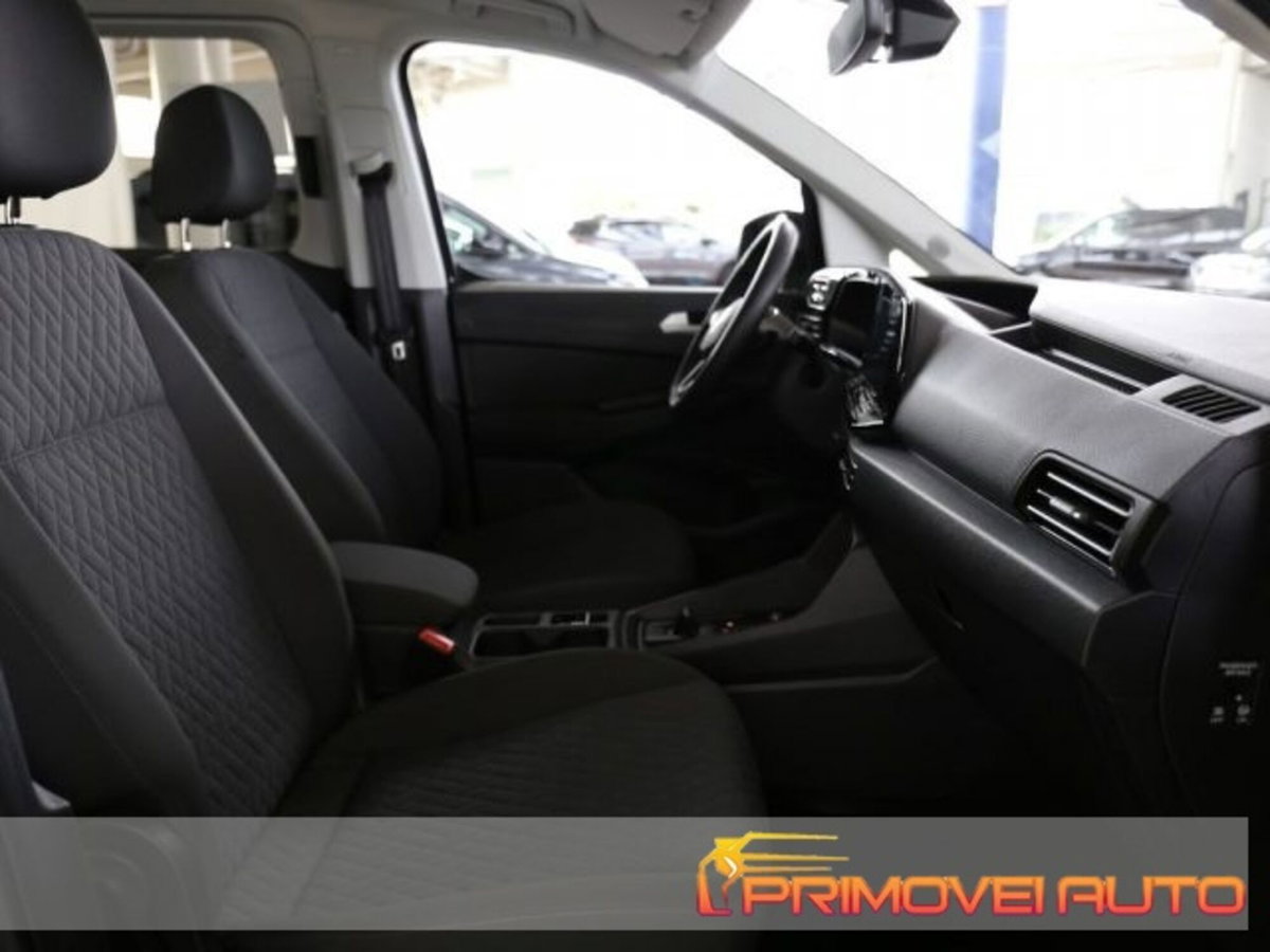 Volkswagen Caddy 1.5 TSI 114 CV DSG Style Maxi (5)