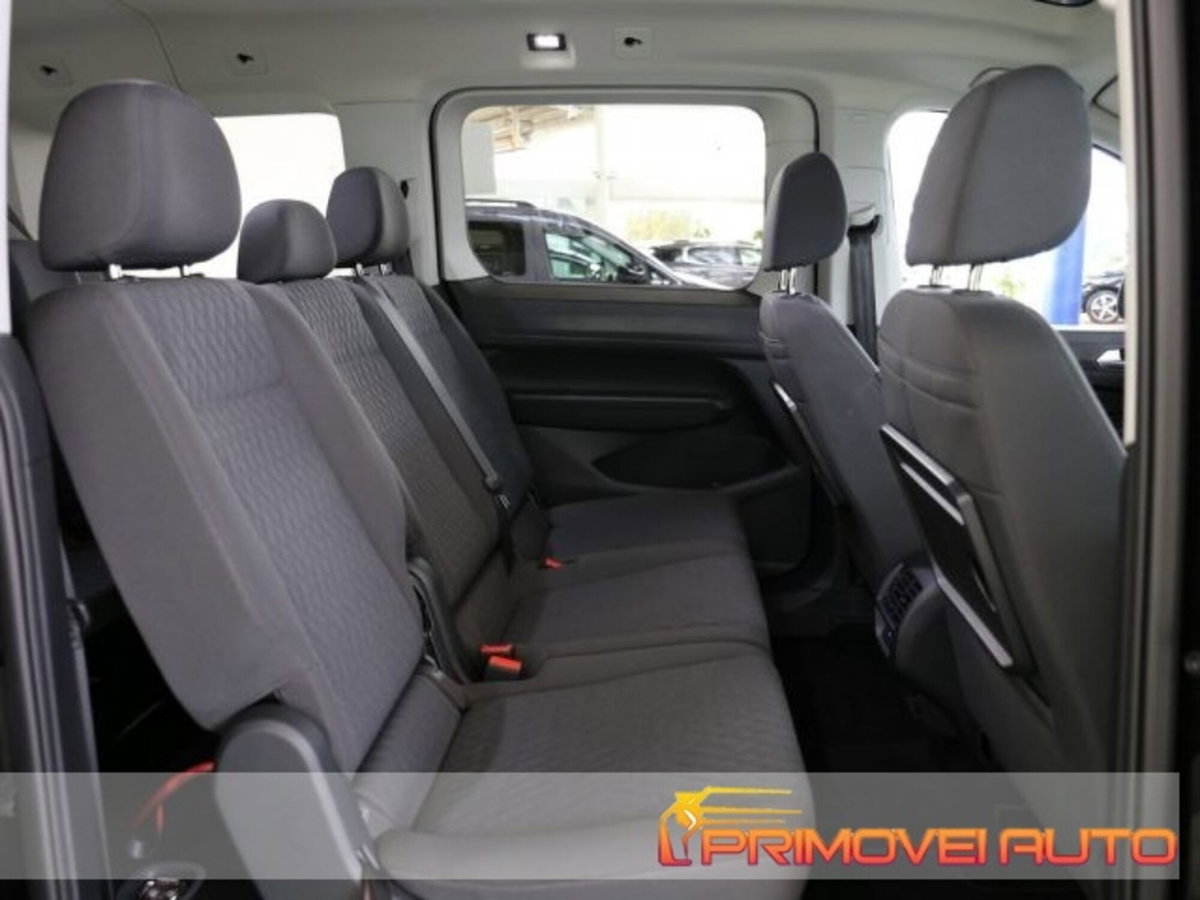 Volkswagen Caddy 1.5 TSI 114 CV DSG Style Maxi (6)