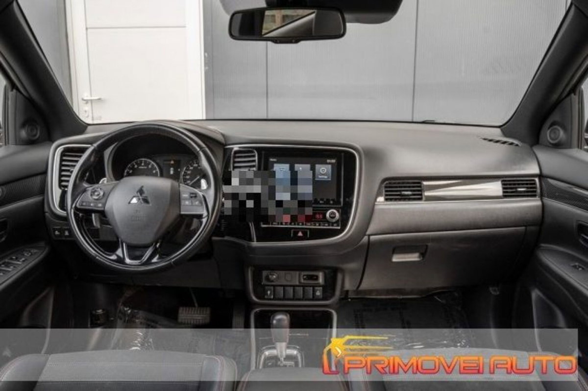 Mitsubishi Outlander 2.0 MIVEC 2WD Intense