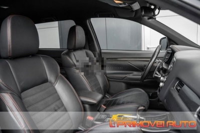 Mitsubishi Outlander 2.0 MIVEC 2WD Intense (3)