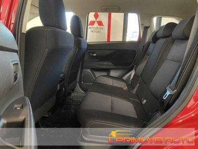Mitsubishi Outlander 2.2 DI-D 4WD Intense (3)