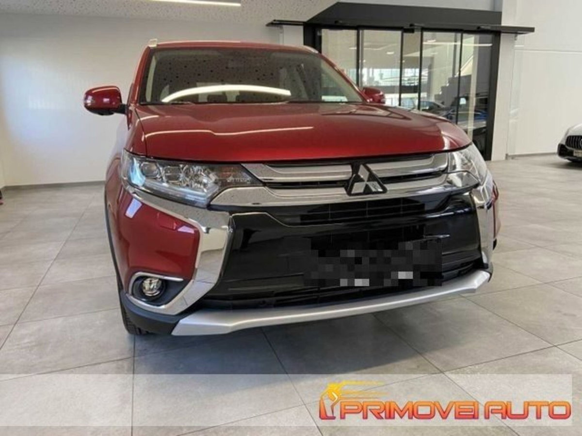 Mitsubishi Outlander 2.2 DI-D 4WD Intense (4)