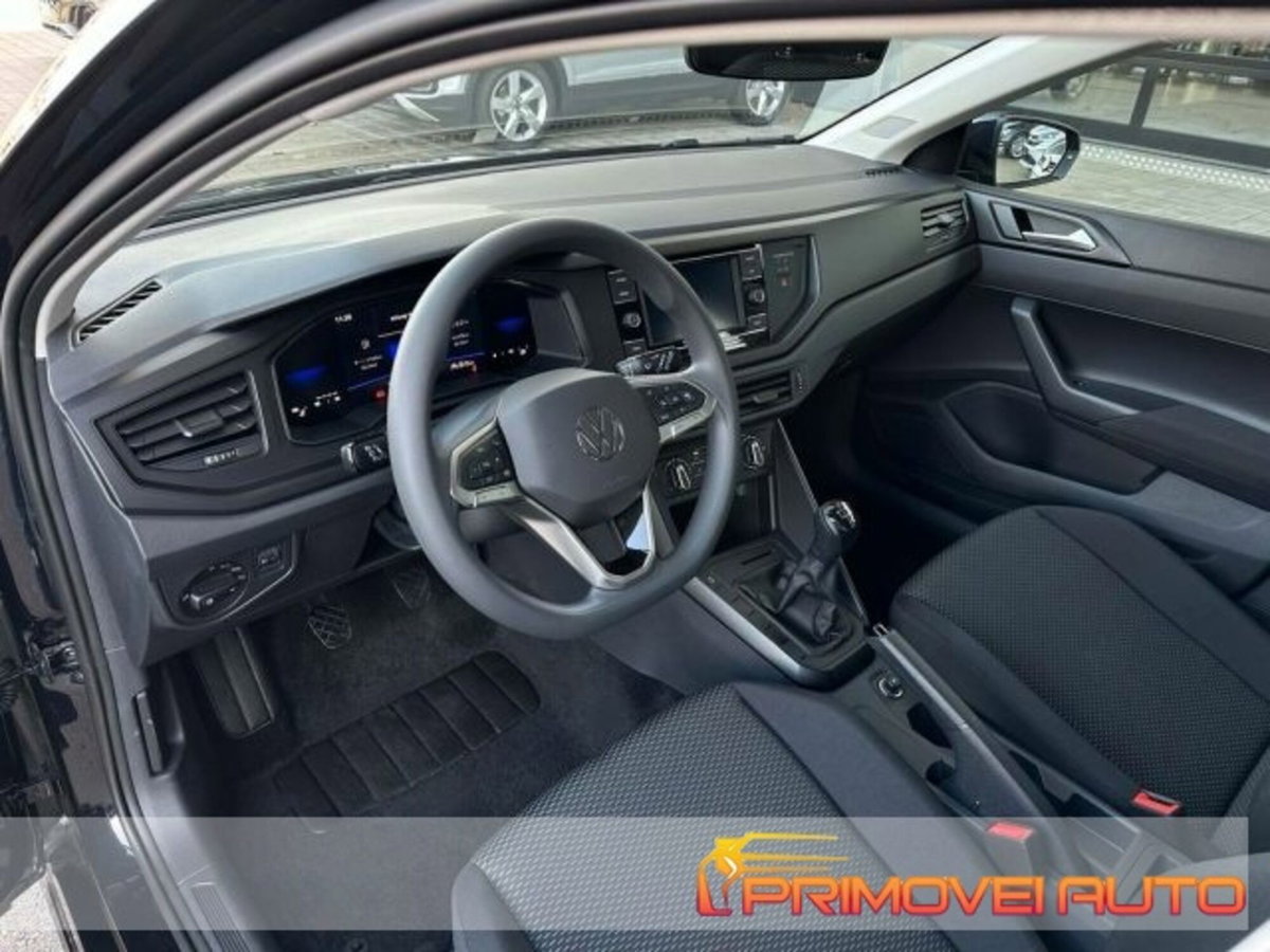 Volkswagen Polo 1.0 Young 80cv (2)