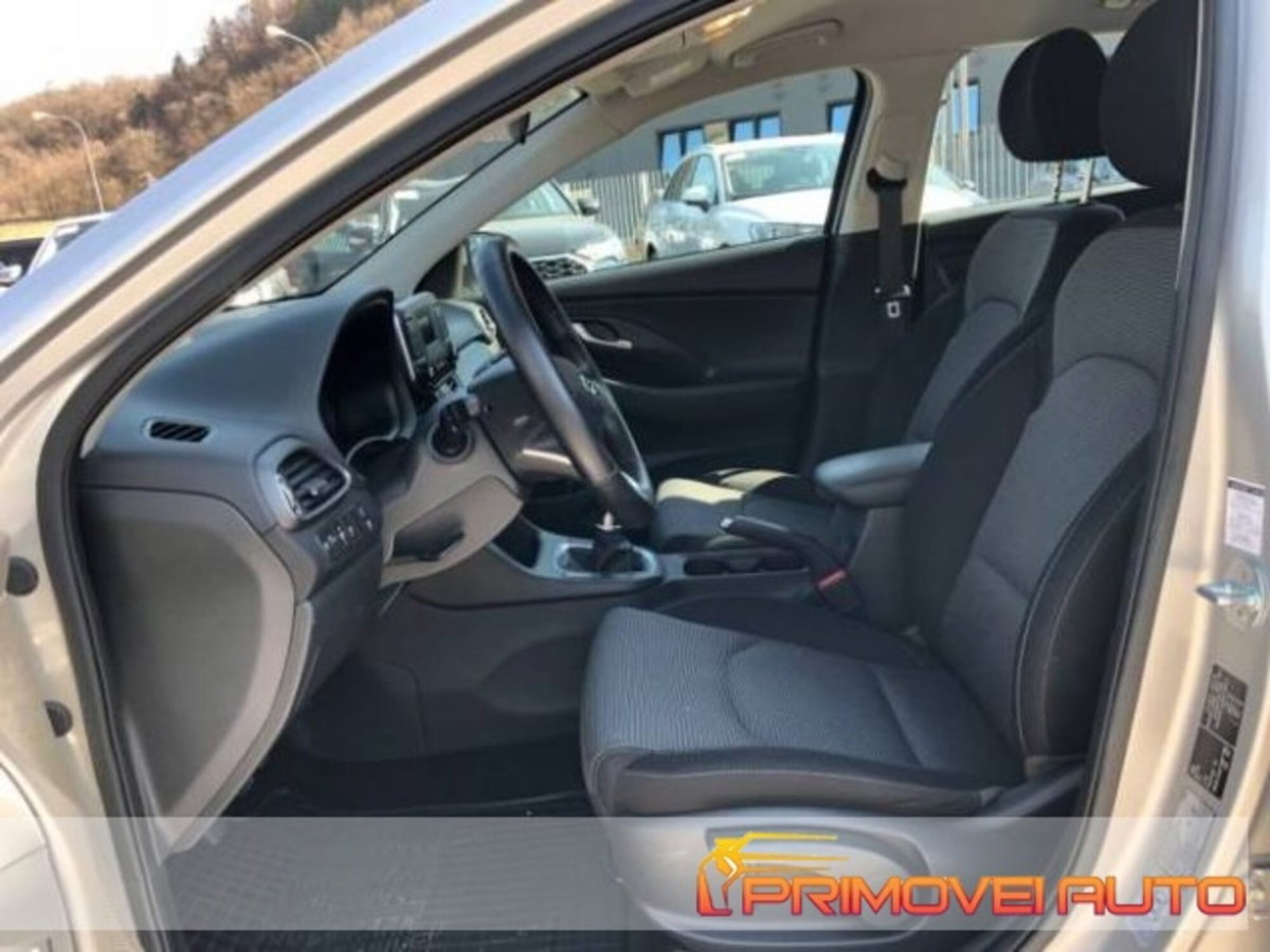 Hyundai i30 1.6 CRDi 5p. Classic (2)