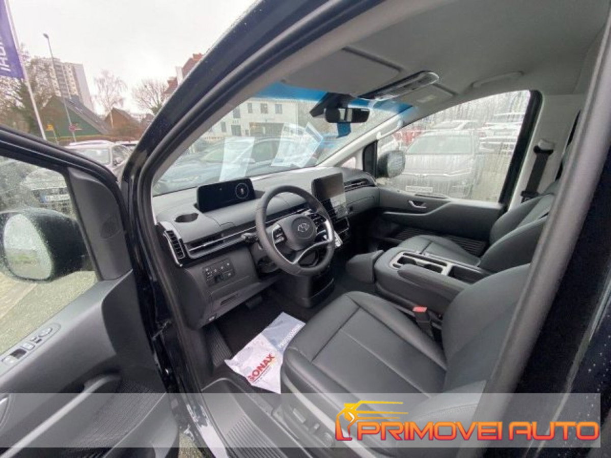 Hyundai Staria 2.2 Luxury 2wd auto (2)