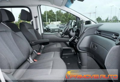 Hyundai Staria 2.2 awd auto (3)