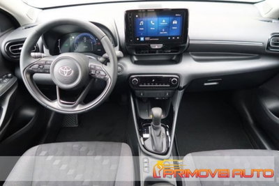Toyota Yaris 1.5 5 porte Active nuova