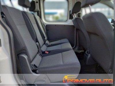 Volkswagen Caddy 2.0 TDI 102 CV Maxi (4)