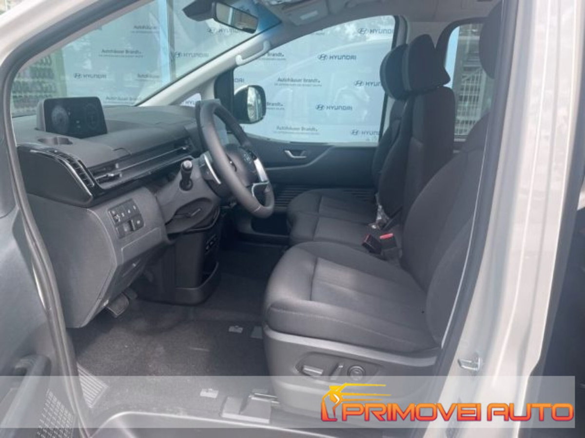 Hyundai Staria 2.2 awd auto
