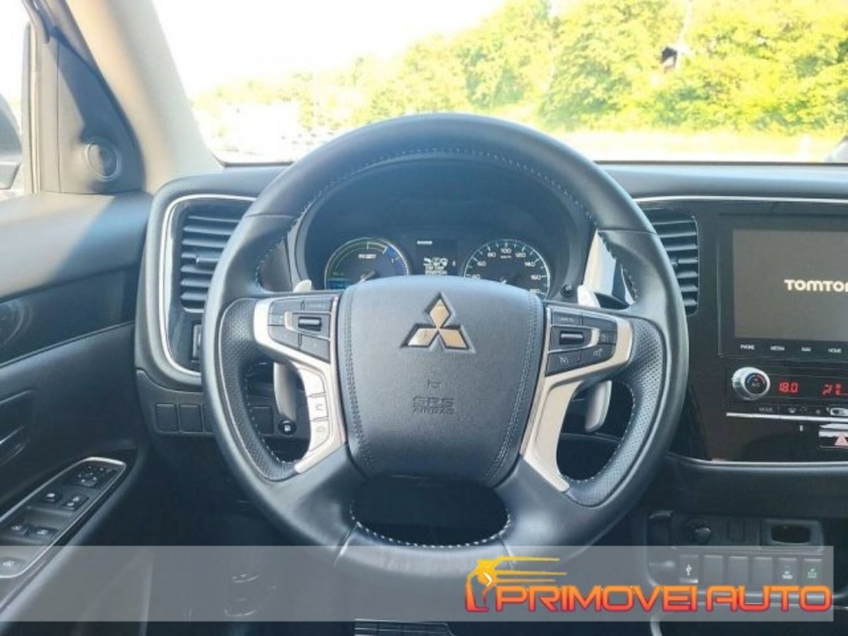 Mitsubishi Outlander 2.4 MIVEC 4WD PHEV Diamond SDA (2)