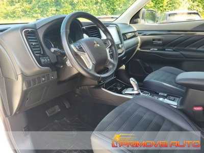 Mitsubishi Outlander 2.4 MIVEC 4WD PHEV Diamond SDA (4)