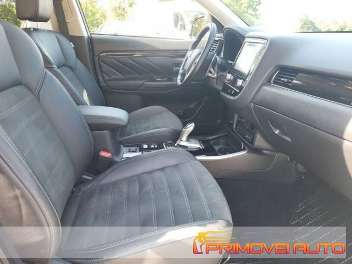 Mitsubishi Outlander 2.4 MIVEC 4WD PHEV Diamond SDA (6)