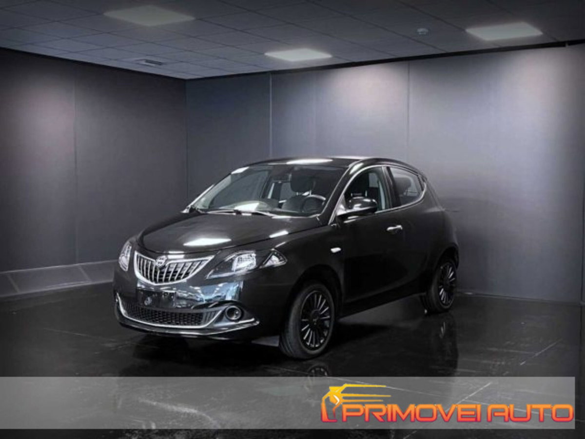Lancia Ypsilon 1.0 FireFly 5 porte S&S Hybrid Silver Plus (5)