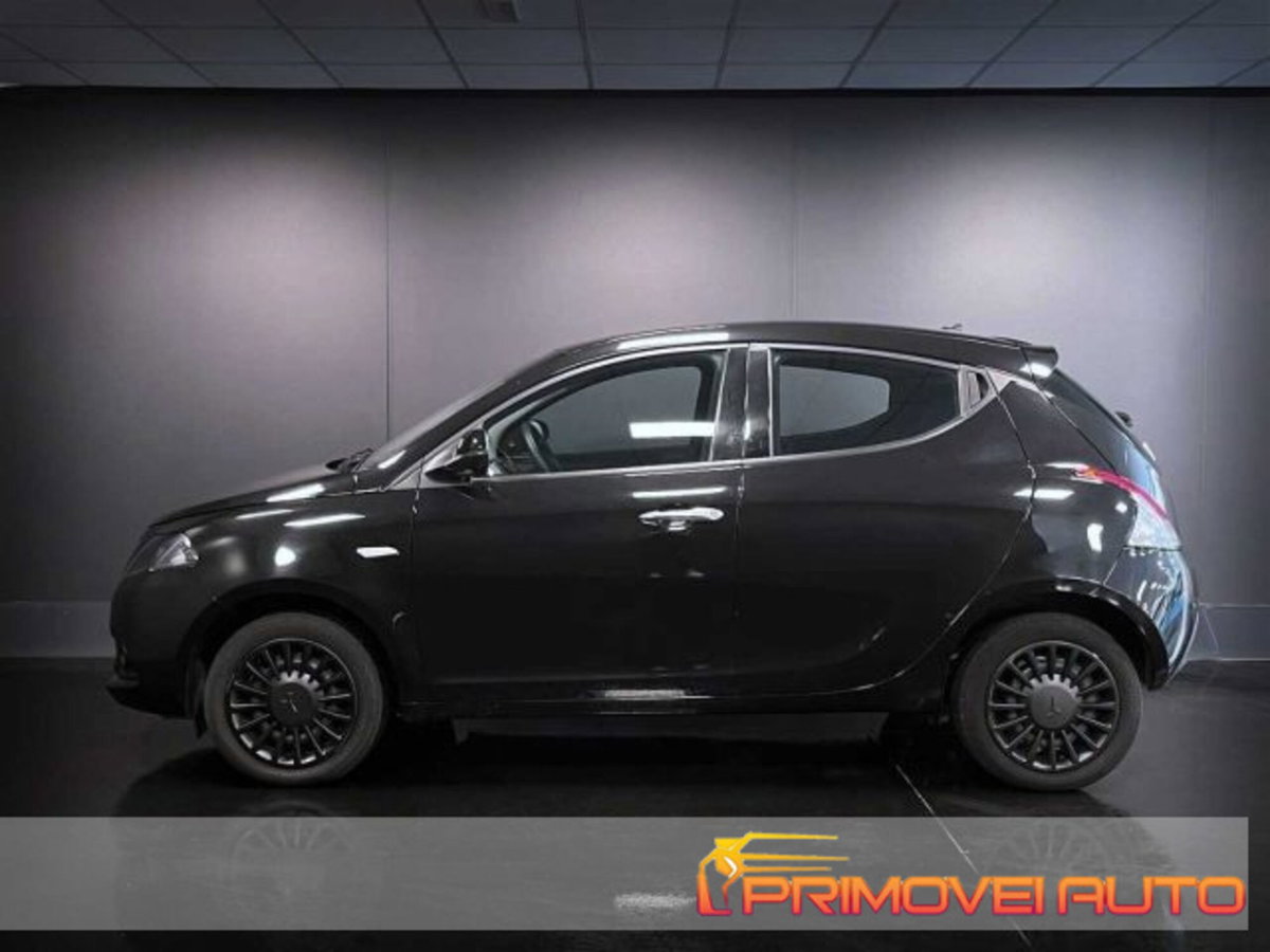 Lancia Ypsilon 1.0 FireFly 5 porte S&S Hybrid Silver Plus (9)