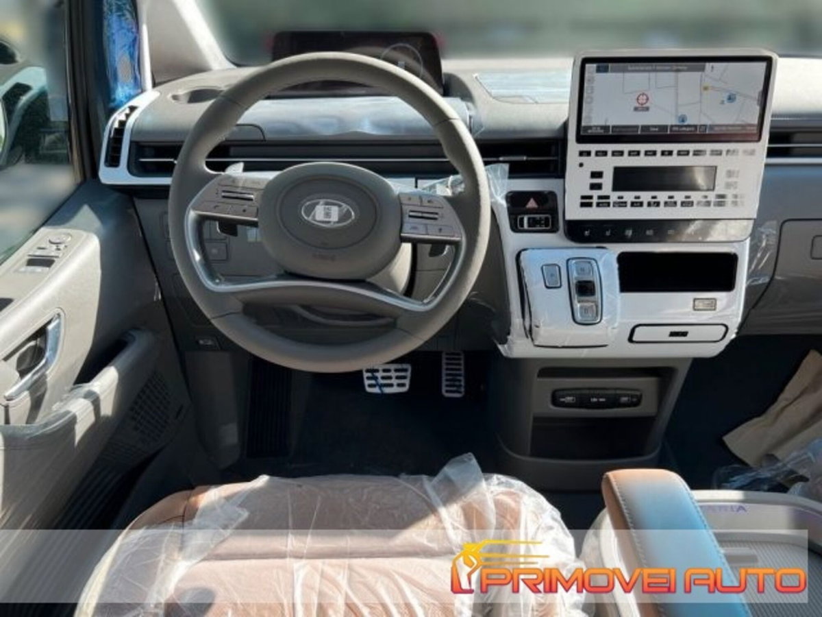 Hyundai Staria 2.2 2wd auto (2)