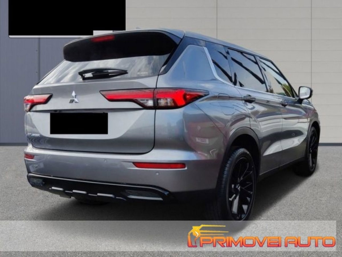 Mitsubishi Outlander 2.0 4WD CVT Instyle SDA 7 posti (12)