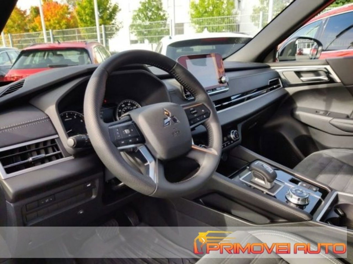 Mitsubishi Outlander 2.0 4WD CVT Instyle SDA 7 posti (3)