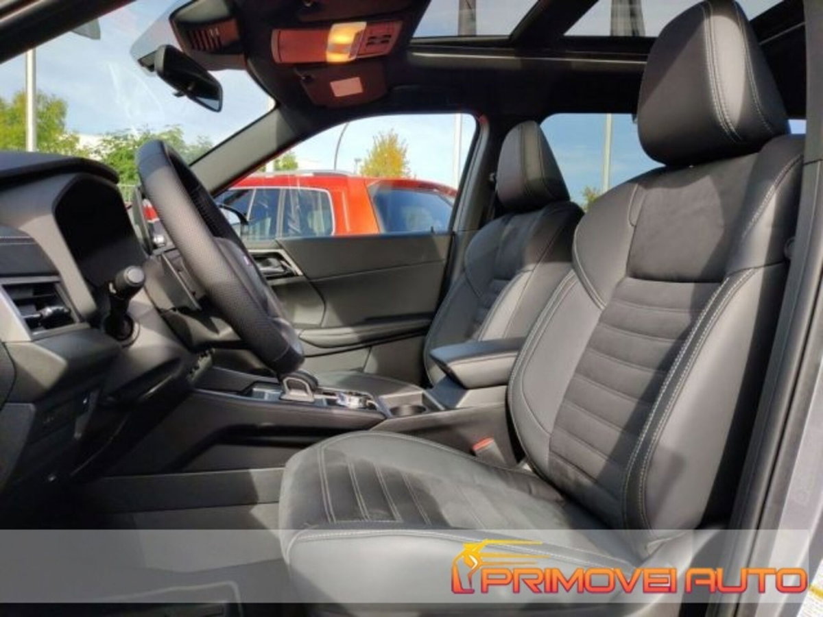 Mitsubishi Outlander 2.0 4WD CVT Instyle SDA 7 posti (4)