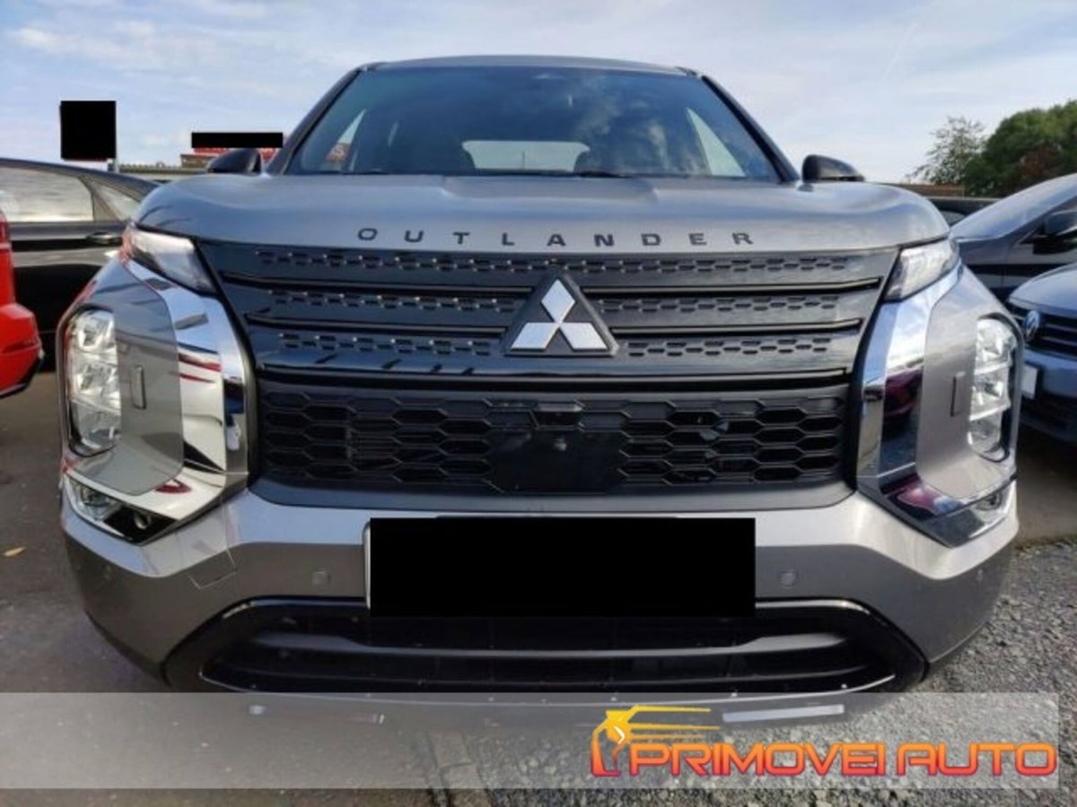 Mitsubishi Outlander 2.0 4WD CVT Instyle SDA 7 posti (9)