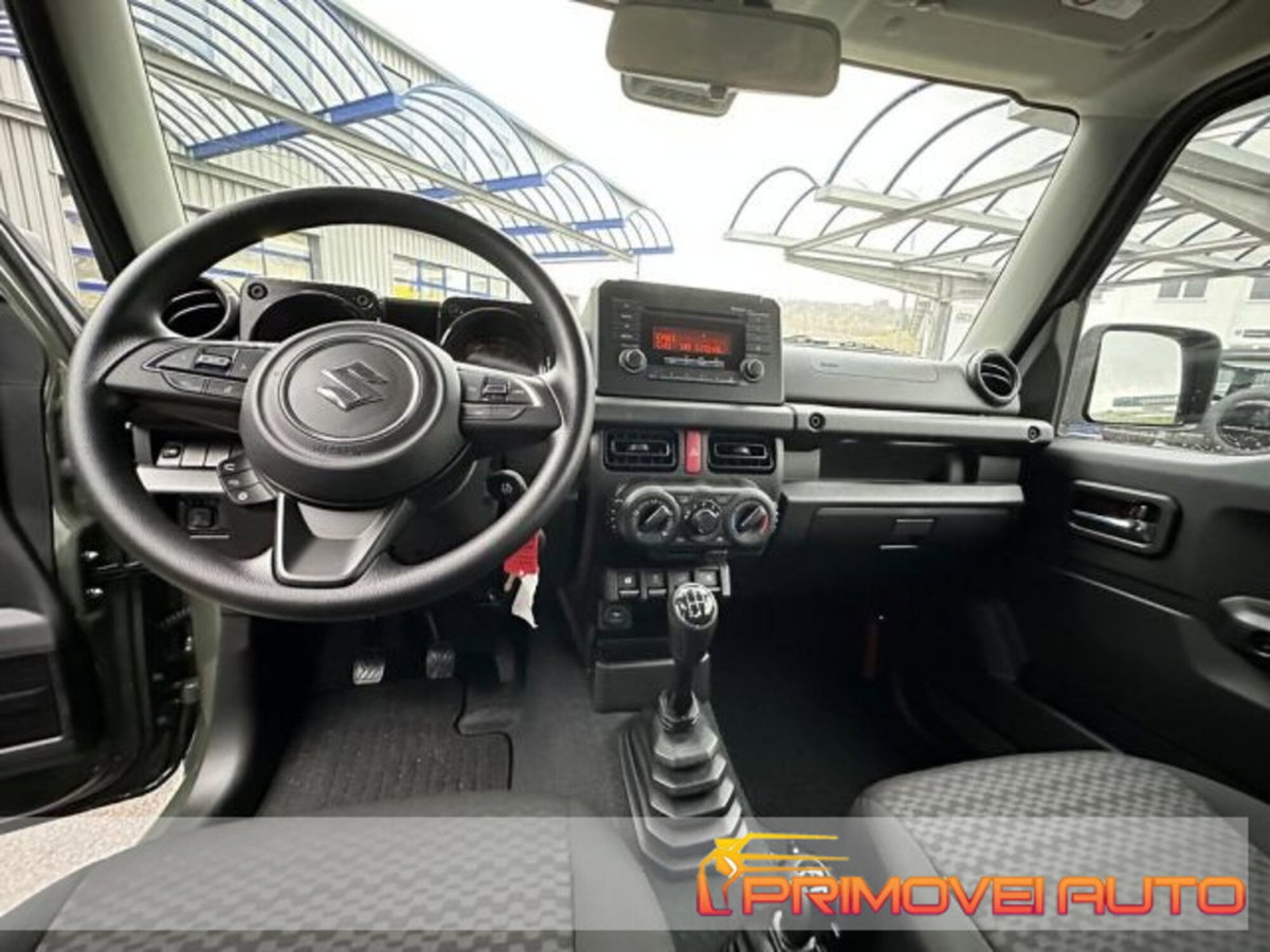 Suzuki Jimny 1.5 5MT Top (2)