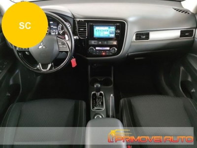Mitsubishi Outlander 2.0 MIVEC 2WD Intense usata