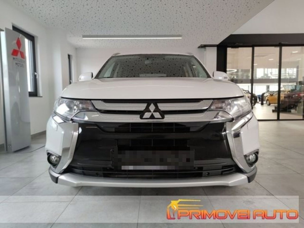 Mitsubishi Outlander 2.0 MIVEC 2WD Intense (4)