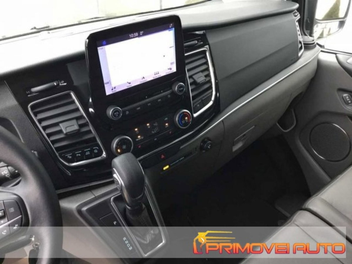 Ford Tourneo Custom 320 2.0 TDCi 130CV aut. PL Titanium (2)