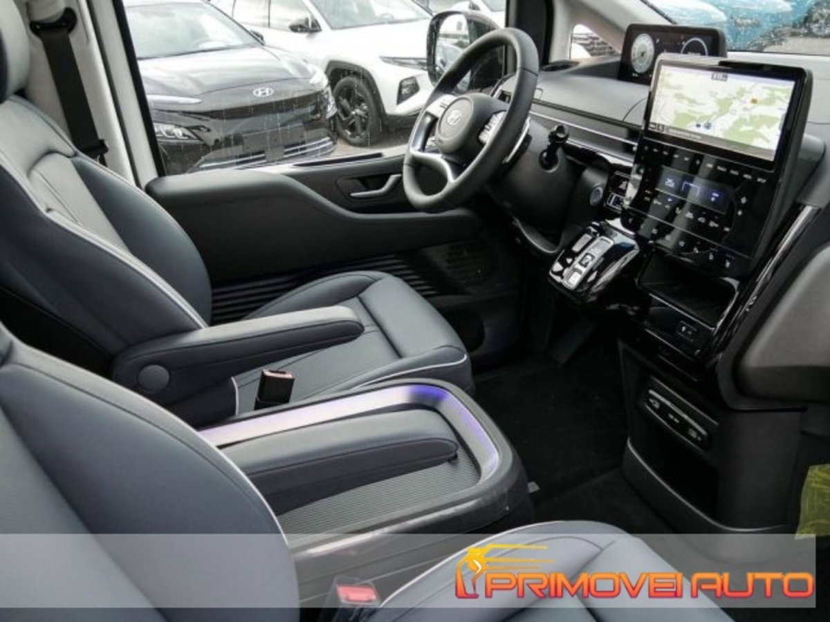 Hyundai Staria 2.2 2wd auto (2)