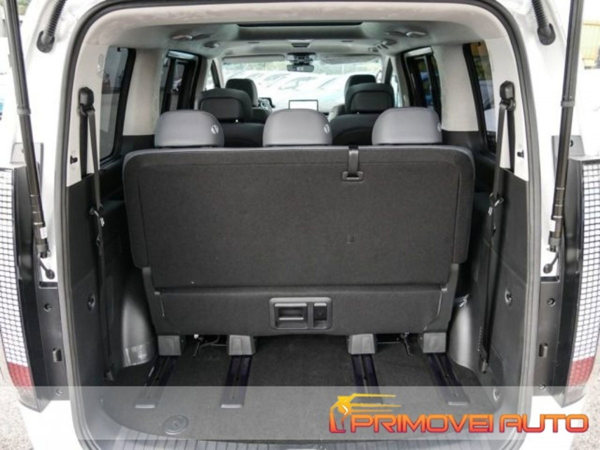 Hyundai Staria 2.2 2wd auto (8)