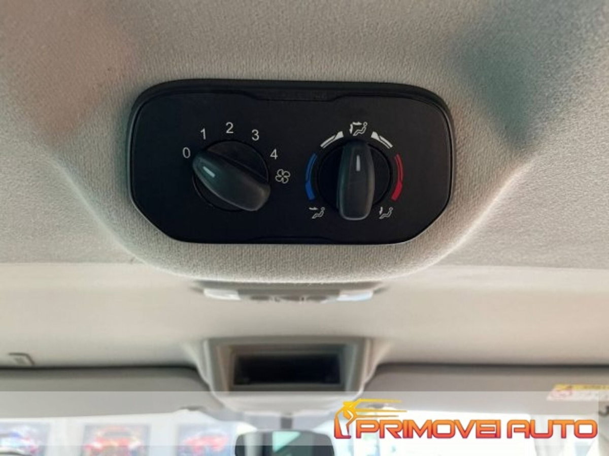 Ford Transit Custom Furgone 310 2.0 TDCi 130 PC Combi Entry (6)