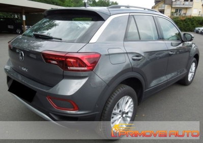 Volkswagen T-Roc 1.0 TSI Life (8)