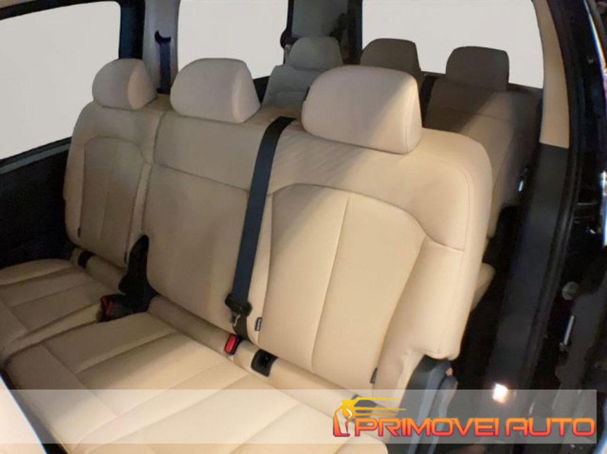 Hyundai Staria 2.2 awd auto (2)