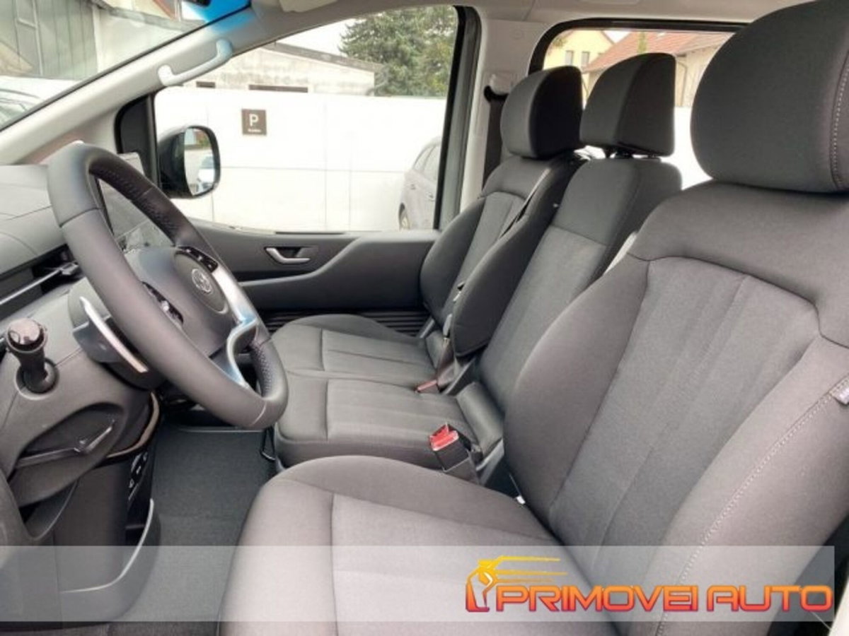 Hyundai Staria 2.2 awd auto (3)
