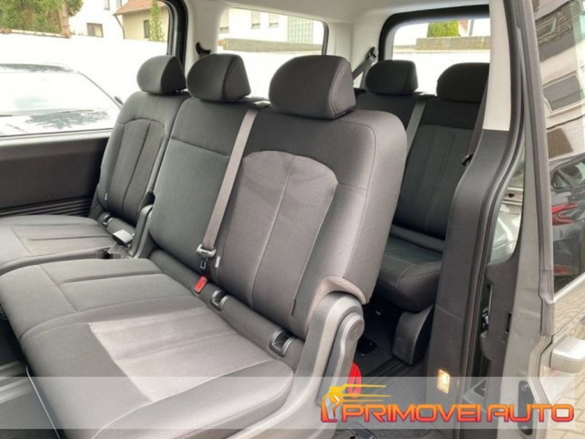 Hyundai Staria 2.2 awd auto (4)