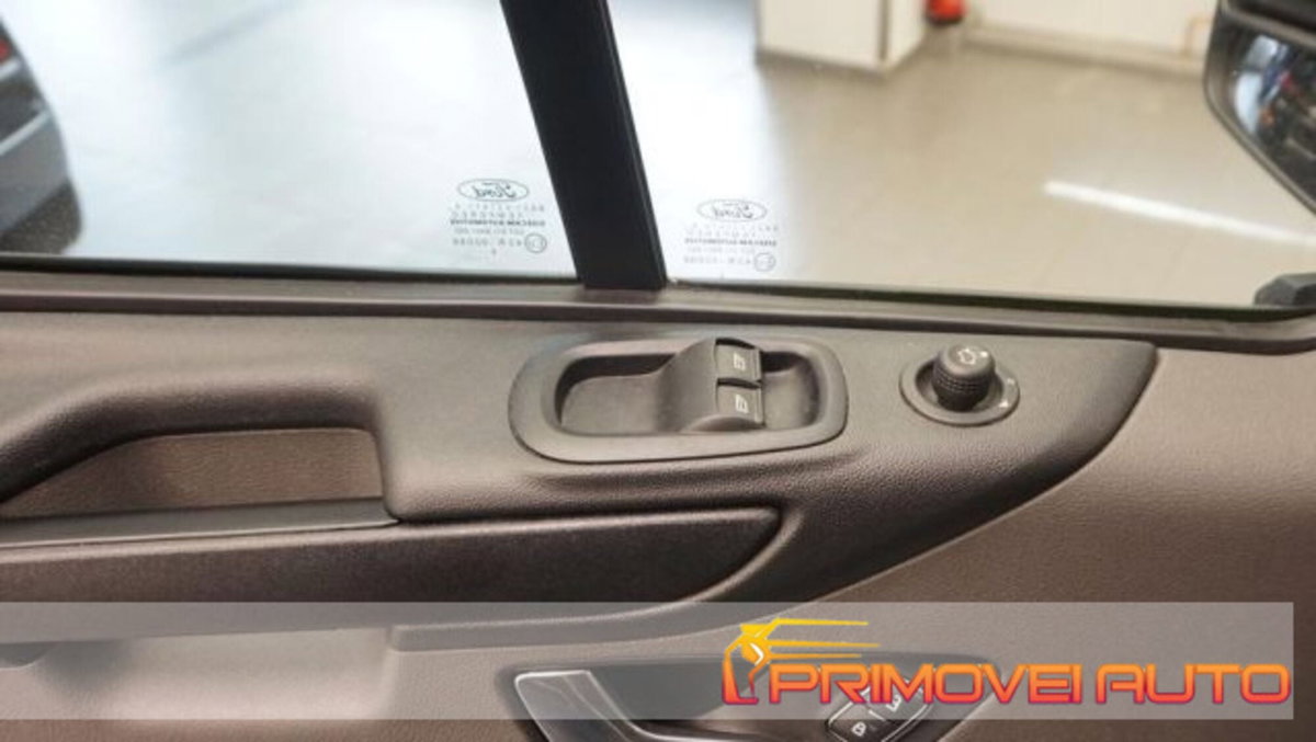 Ford Tourneo Custom 320 2.0 TDCi 105CV PL Trend (7)