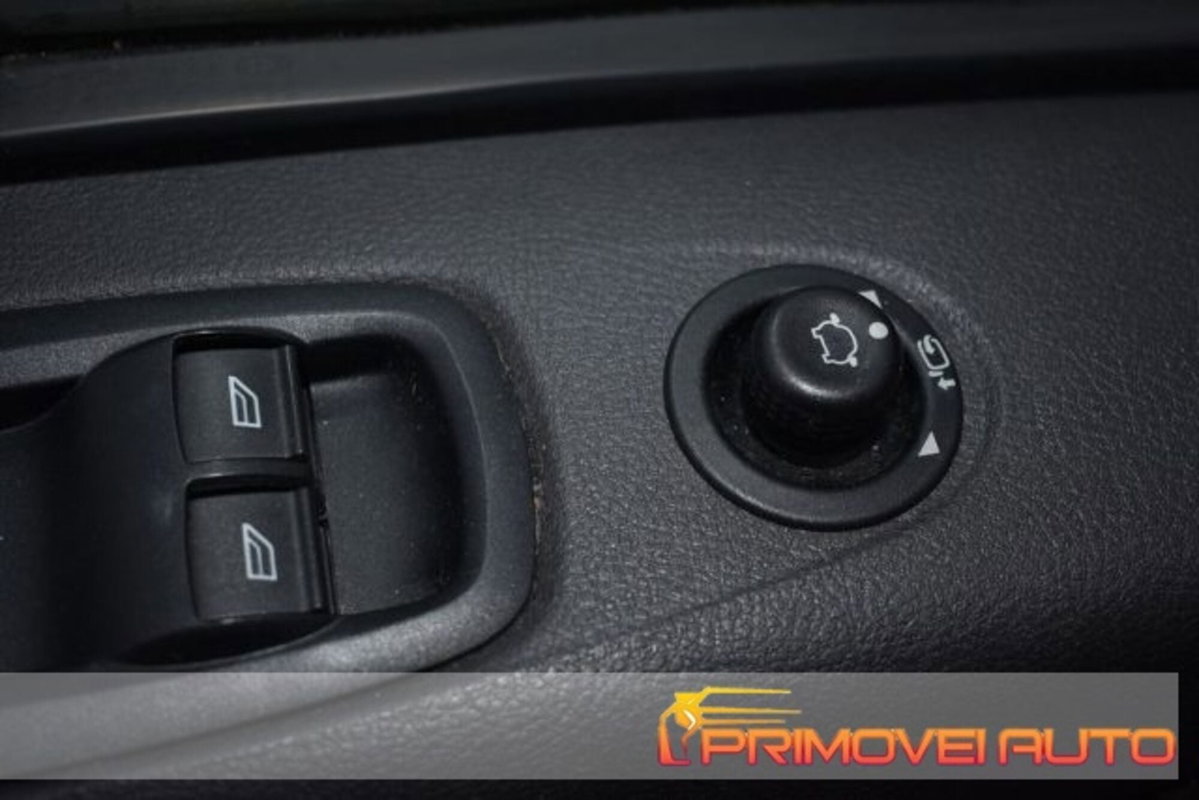 Ford Transit Custom Furgone 300 2.2 TDCi 155CV PC Combi Entry (15)
