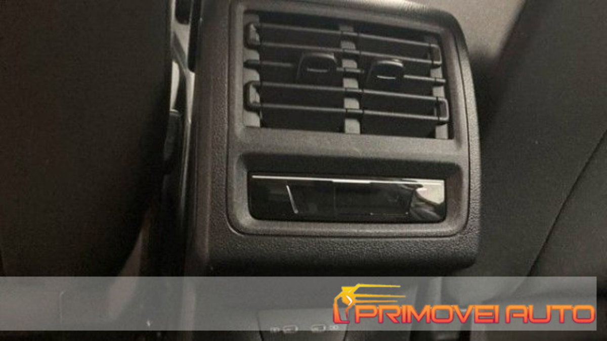 Volkswagen Golf 2.0 tdi Life 115cv (9)