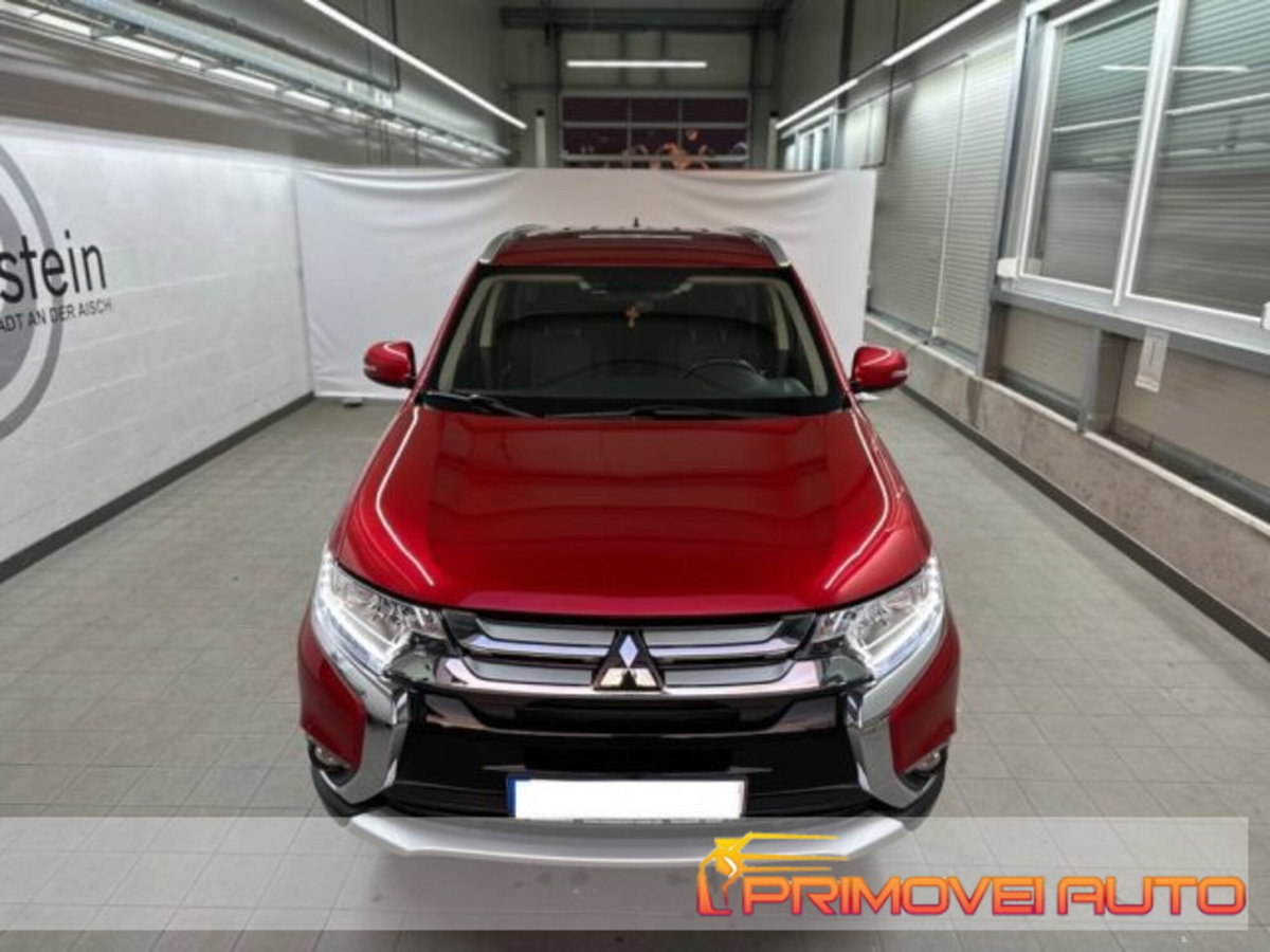 Mitsubishi Outlander 2.0 MIVEC 2WD Intense (2)